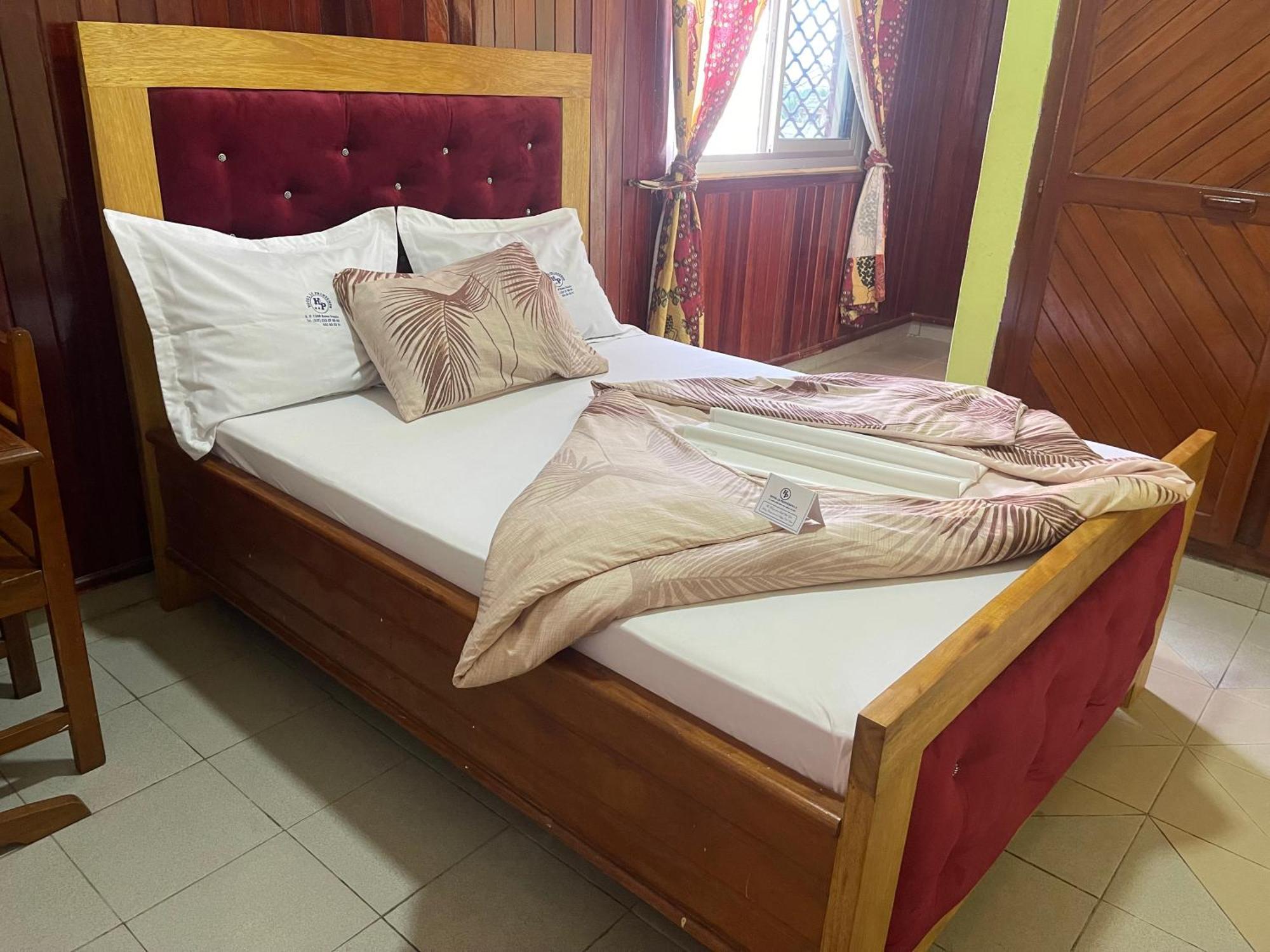 Hotel Le Printemps Douala Exteriör bild